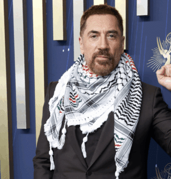 De Zegna y con kufiya, Javier Bardem denuncia al "Estado genocida de [...]