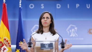 El retraso para aprobar el decreto de embargo de armas a Israel enfada a Sumar y deja dudas en Podemos