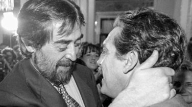 Cuando el PSOE hablaba del jurado como hito del "socialismo democrático" y el PP de  "tribunales populares"