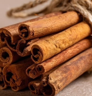 Por qué deberías añadir canela a tus platos, dulces o salados
