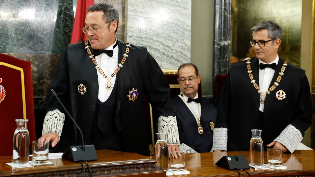 MADRID (ESPAÑA), 05/09/2025.- El fiscal general del Estado, Álvaro García Ortiz (i), y el ministro de Presidencia, Justicia y Relaciones con las Cortes, Félix Bolaños, en el marco del tradicional acto de apertura del año judicial en el Tribunal Supremo, este viernes. EFE/ Chema Moya POOL