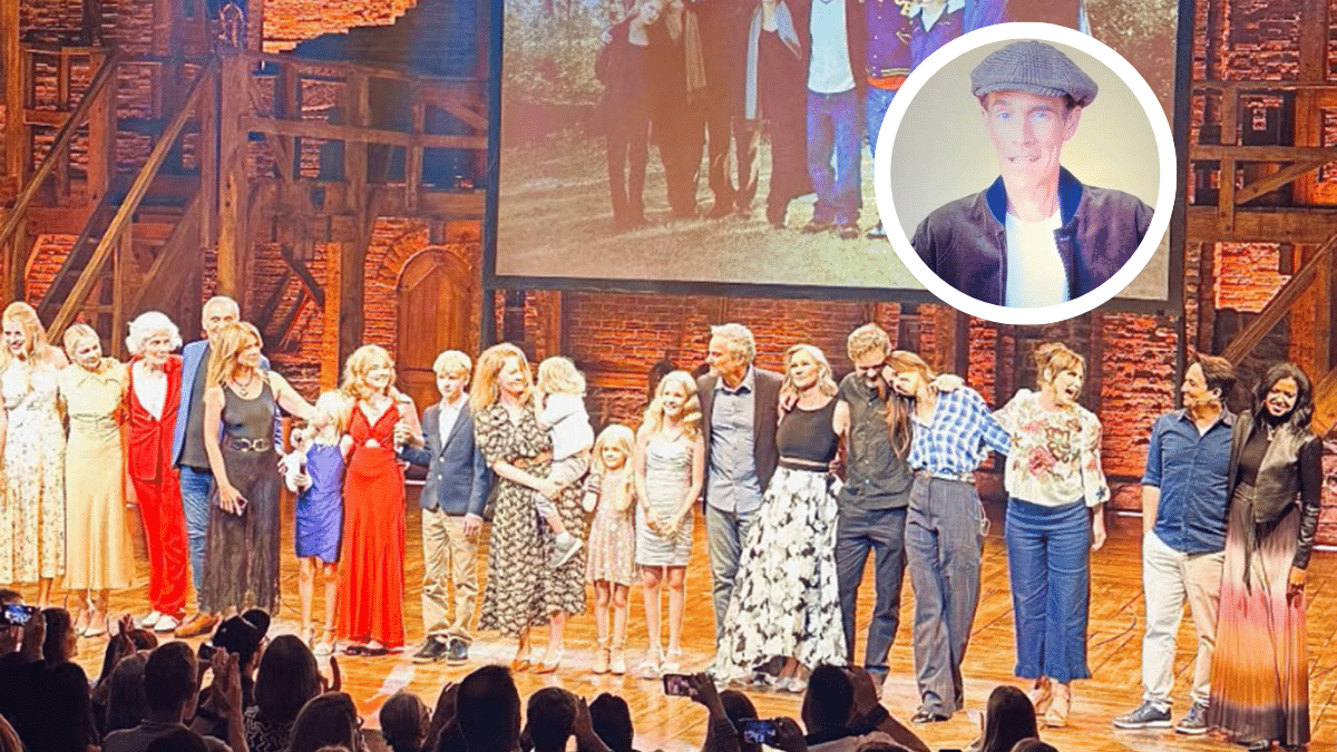 James Van Der Beek intervino con un vídeo en la reunión de 'Dawson crece' del lunes en el Richard Rodgers Theatre de Nueva York.