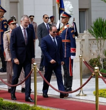 Felipe VI y Letizia en el 'reino' del terror de Abdelfatah al [...]