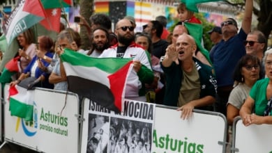 El equipo ciclista que motivó las protestas propalestinas en La Vuelta a España renuncia a su identidad israelí