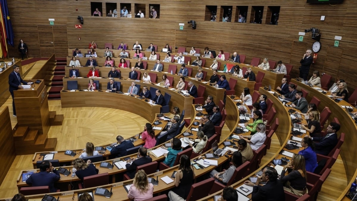 Debate de Política General, en les Corts Valencianes durante la intervención del presidente de la Generalitat, Carlos Mazón, este martes.