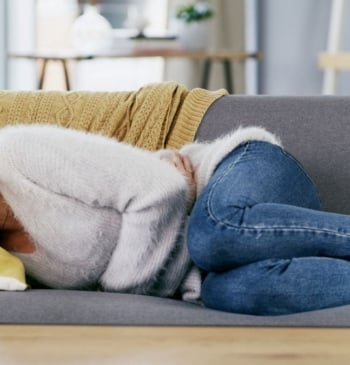 Esta es la posición en la que debes dormir si tienes problemas [...]