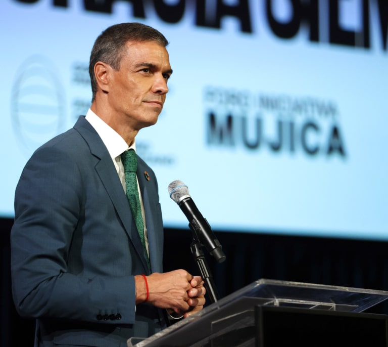 Sánchez ratifica su candidatura y aleja el debate sucesorio en el PSOE
