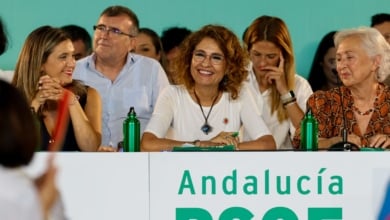 Montero acusa de "indecentes" a los que hacen 'equilibrismo' para no condenar "el genocidio"