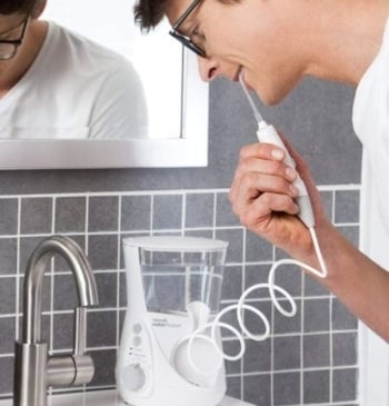 Consigue una limpieza profunda y encías fuertes con el irrigador bucal Waterpik [...]