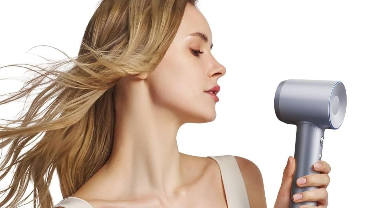 Boquillas magnéticas, anti frizz y silencioso: todo sobre el secador de pelo profesional que arrasa en Amazon