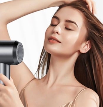 Este es el secador de pelo iónico que reduce el frizz y [...]