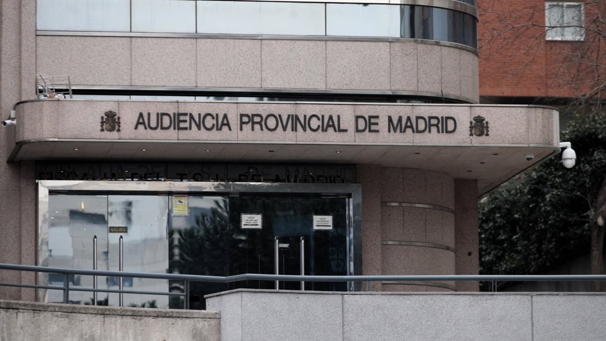 La Audiencia de Madrid absuelve a un hombre al no probarse que estuviera borracho cuando rozó un coche aparcando