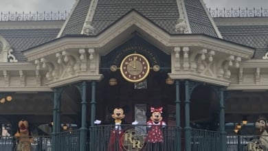 Un juzgado de Segovia rechaza la demanda de un usuario que viajó a Disneyland París y no consiguió el autógrafo de Mickey Mouse