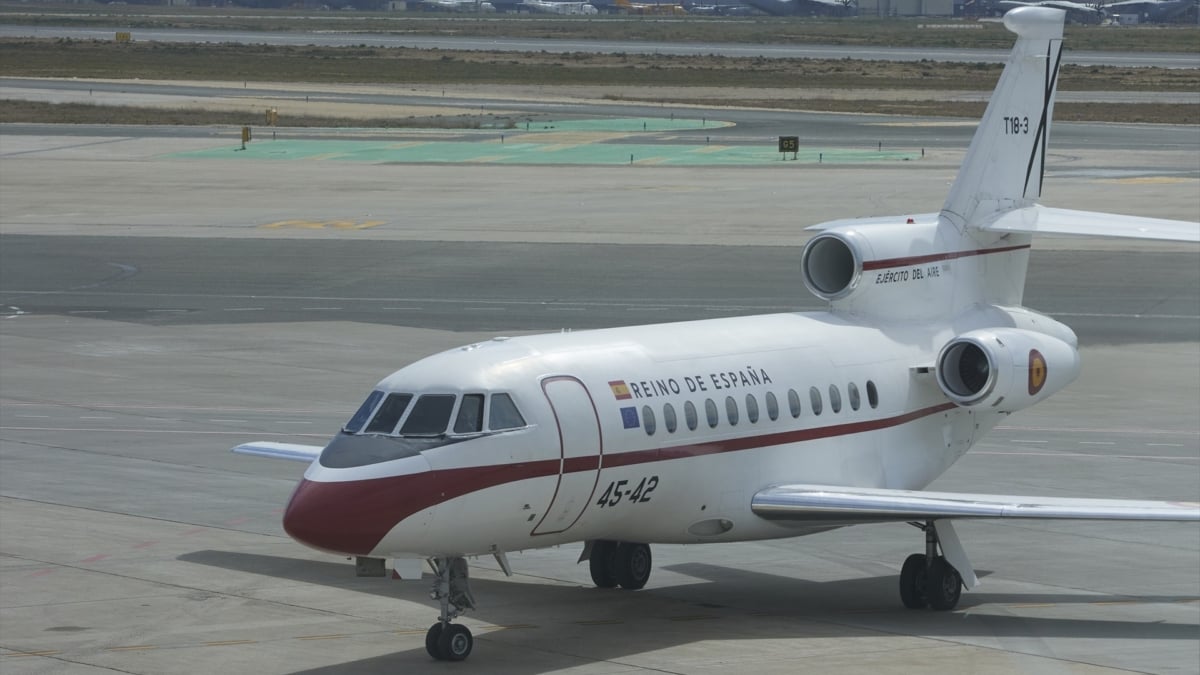 El Falcon de Sánchez sufre una avería en pleno vuelo y tiene que volver al aeropuerto