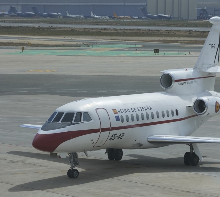 El Falcon de Sánchez sufre una avería en pleno vuelo y tiene que volver al aeropuerto