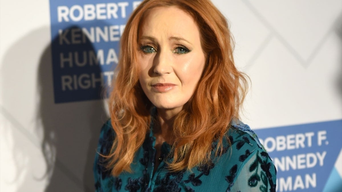 J.K. Rowling arremete contra Emma Watson: "tiene tan poca experiencia de la vida real que ignora lo ignorante que es"