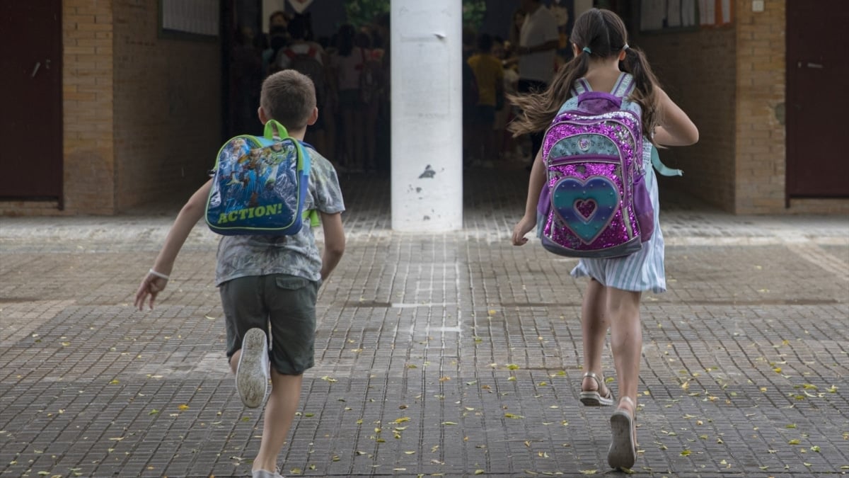La Inteligencia Artifical se cuela masivamente en los colegios: "El profesor sigue siendo el motor del aprendizaje"