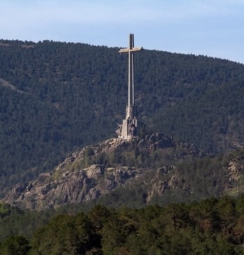La Fiscalía reprocha a los jueces que archiven querellas del franquismo sin [...]