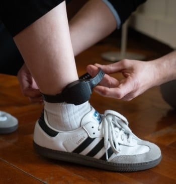 El escándalo de las pulseras para maltratadores, último enfrentamiento entre el Gobierno [...]