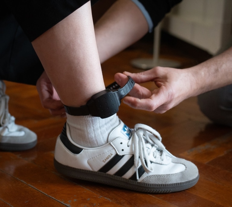 Yolanda Díaz reconoce el fallo en las pulseras de maltratadores: existía una "potencial desprotección de las víctimas"