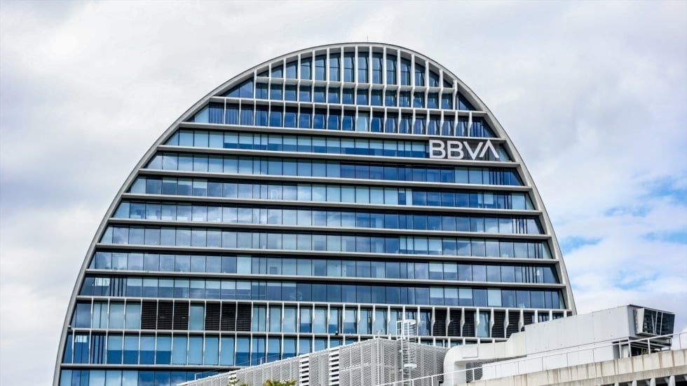 La prima de la opa de BBVA sobre Sabadell logra llegar en positivo al día decisivo 