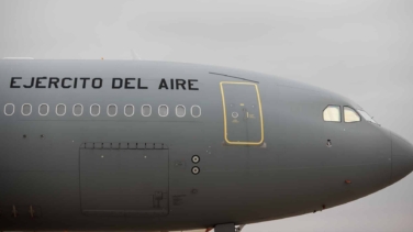 Un avión militar con Robles a bordo sufre un intento de anular su GPS