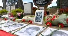 El último gesto de Sánchez con Otegi: reconocer como víctimas a los etarras 'Txiki' y Otaegi