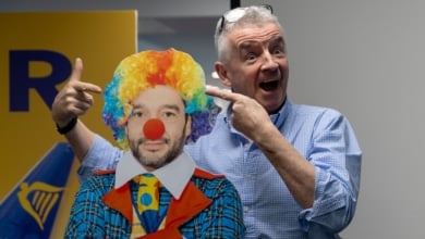 Aena acusa a Ryanair de usar una "infumable estrategia de extorsión" para imponer sus condiciones