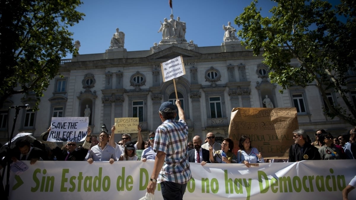 Las asociaciones de jueces rechazan las palabras de Sánchez sobre que algunos "hacen política"