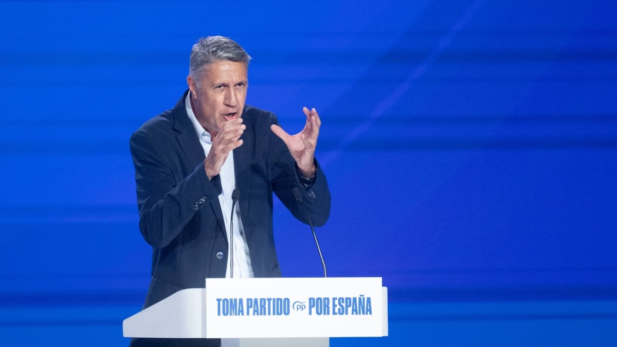 El pacto por la lengua de García Albiol en Badalona, acogido con malestar por el PP catalán