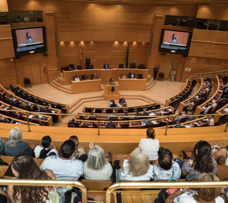 La realidad paralela de los políticos: más de la mitad de los senadores acumula varias casas mientras gran parte de los españoles no puede acceder a una vivienda