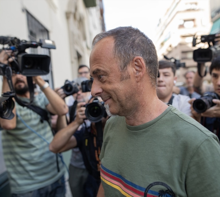 Comienza el juicio contra el ex de Juana Rivas acusado de maltrato: llamaba a sus hijos "gusanos repugnantes"