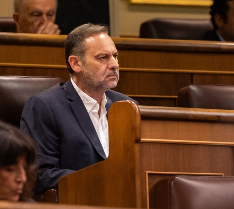 Ábalos sale en defensa de su policía de confianza por las preguntas sobre su ascenso en el Congreso