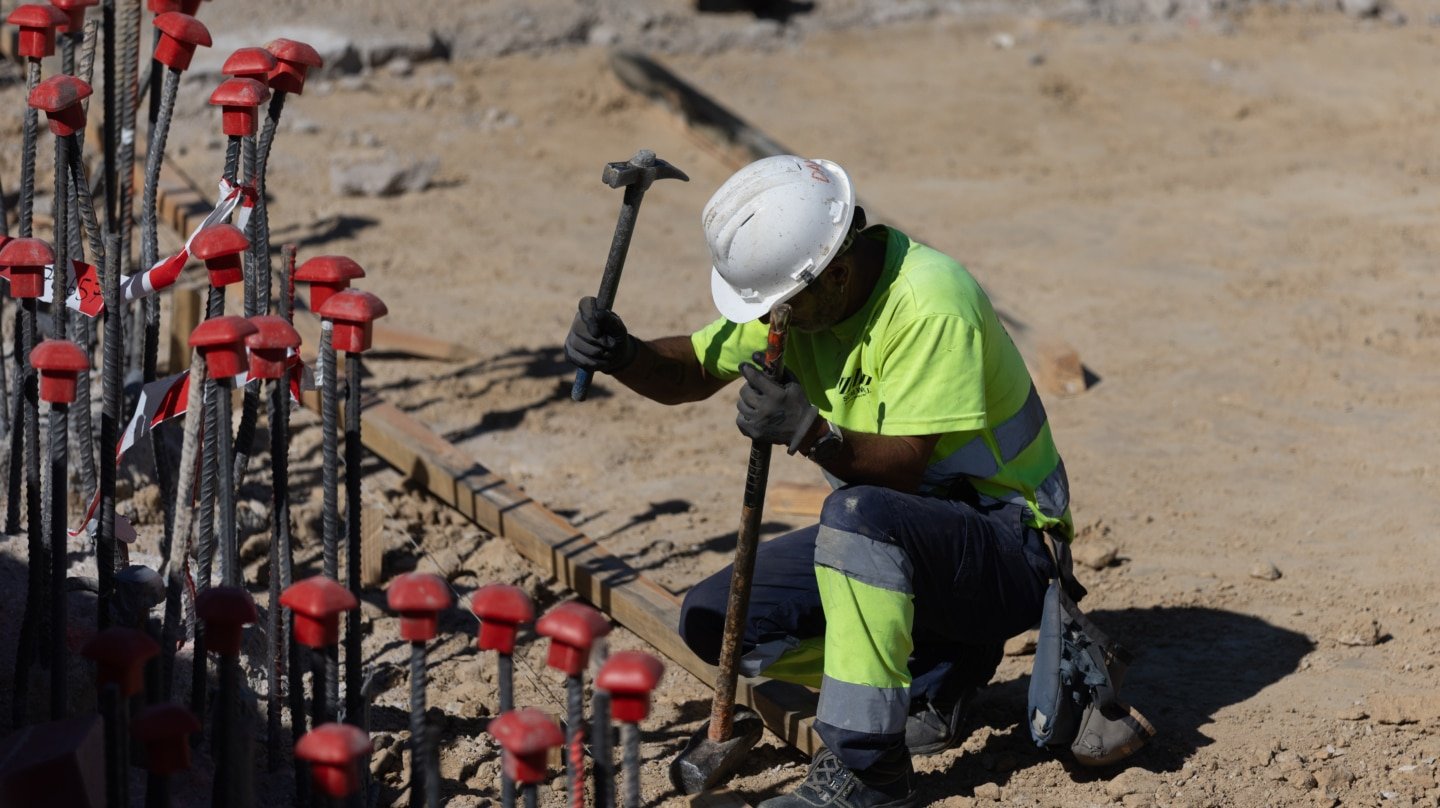 Los trabajadores de la energía, las inmobiliarias y la banca lideran la pérdida de poder adquisitivo desde 2020