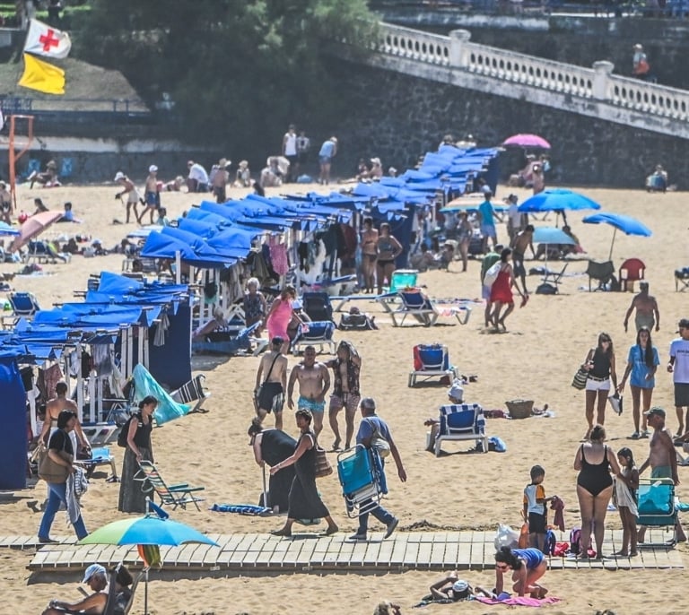 España marca récord de turistas hasta julio con su gasto en máximos