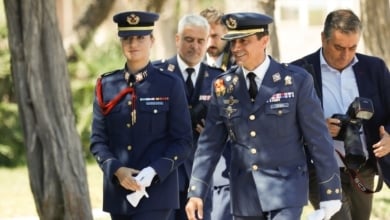 Leonor ingresa en la Academia del Aire para iniciar su último año de formación militar y ya prueba el simulador de vuelo