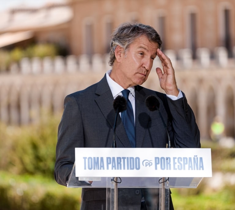 Feijóo gira a la derecha