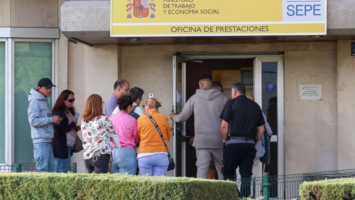 El salario más frecuente cayó hasta los 15.575 euros en 2023 por las subidas del SMI
