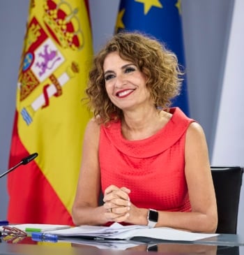 Montero rebate a la Autoridad Fiscal y defiende que las CCAA podrán [...]
