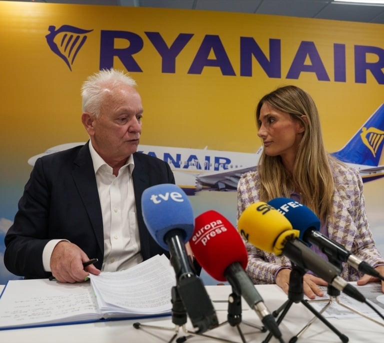 Ryanair amenaza con recortar otro millón de plazas el próximo verano si Aena no baja las tasas