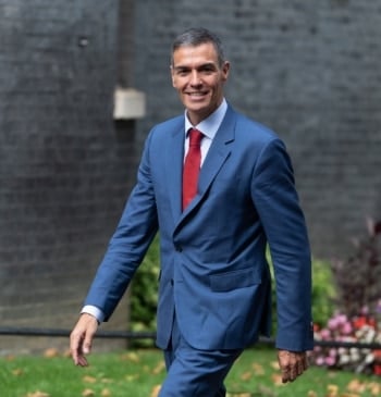 El Falcon de Sánchez sufre una avería en pleno vuelo y tiene [...]