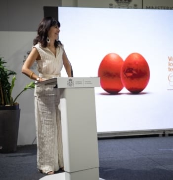 'Vamos a cambiar lo que significa tener huevos. Por huevos', la nueva [...]