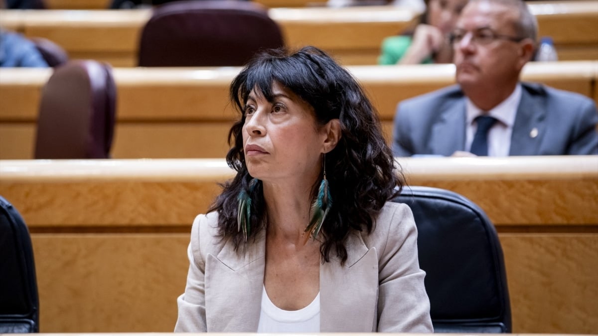 Encuesta: ¿Cree que debería dimitir la ministra de Igualdad por el escándalo de las pulseras?