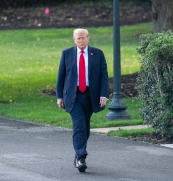Donald Trump ataca una segunda embarcación con tres presuntos narcotraficantes venezolanos