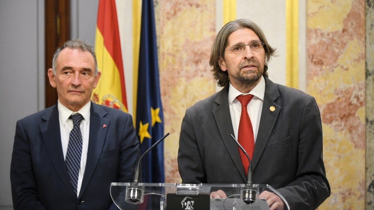 Junts vuelve a unirse a PP y Vox para tumbar la creación de una oficina anticorrupción