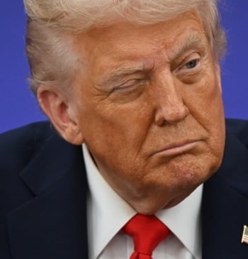 Un juez desestima por "inapropiada" la demanda de Trump contra The New [...]