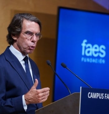 Aznar dice que en España gobierna una "ineptocracia corrupta" y alerta de [...]