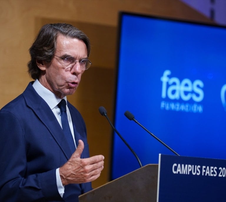 Aznar 'felicita' a Sánchez por apoyar el plan de paz para Gaza tras perder "el tren de la historia"