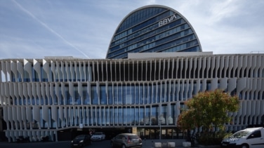 BBVA sube más de un 5% en bolsa tras el fiasco de la operación y el Sabadell se hunde un 9%