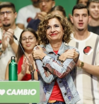Montero critica al PP por alimentar a la "bestia" de Vox con [...]